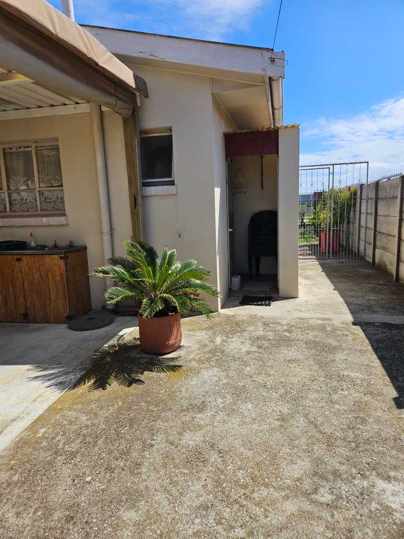 3 Bedroom Property for Sale in Algoa Park Eastern Cape